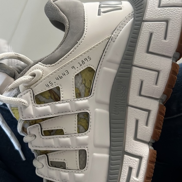 Versace Trigrecca sneaker - Picture 7 of 9